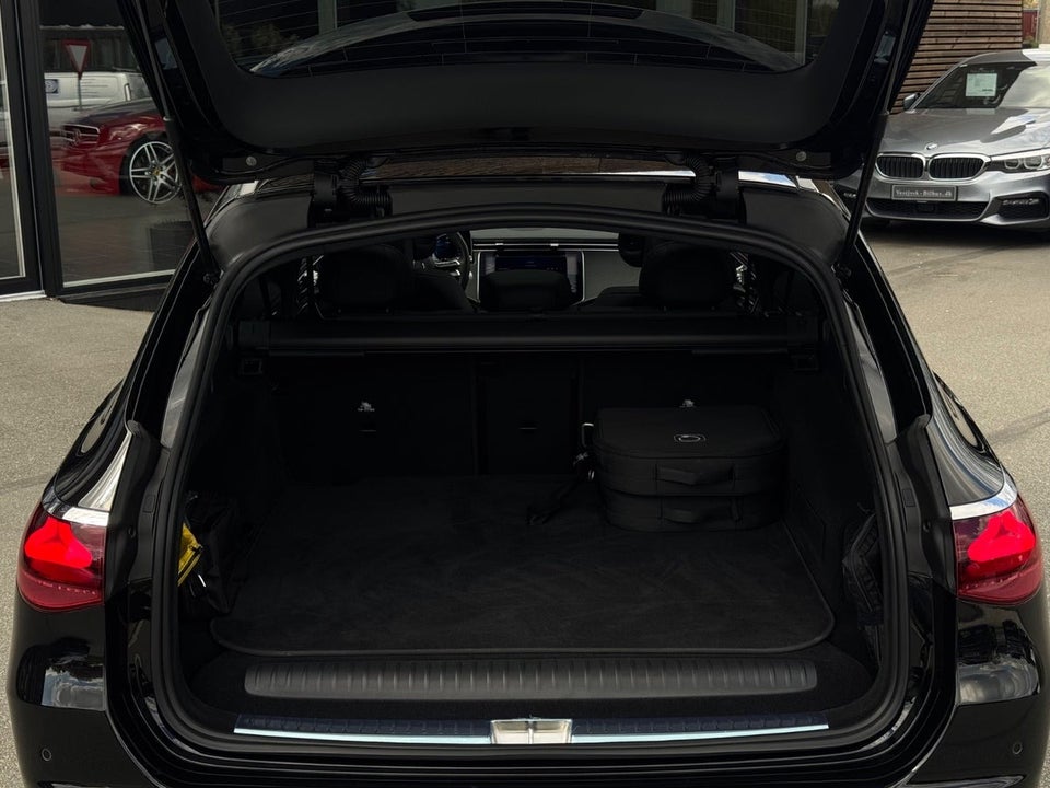 Mercedes E300 e 2,0 AMG Line stc. aut. 5d