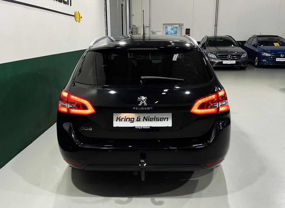 Peugeot 308 1,5 BlueHDi 130 Allure Sky SW 5d