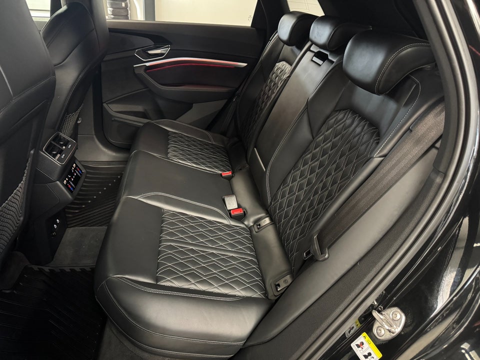 Audi Q8 e-tron 55 S-line quattro 5d