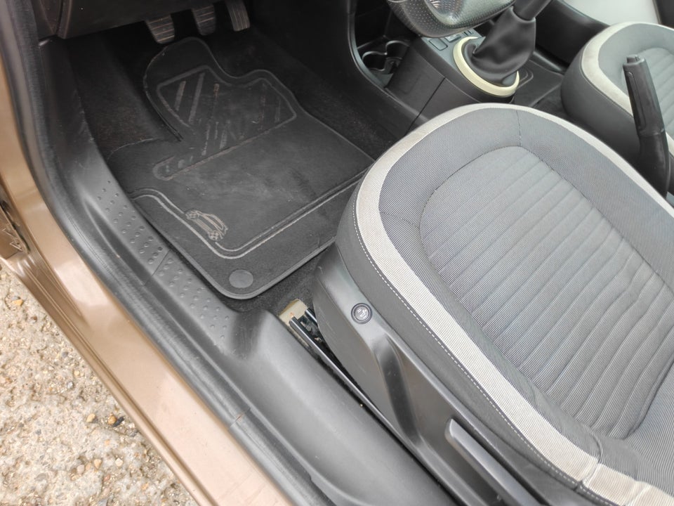 Renault Twingo 1,0 SCe 70 Expression 5d
