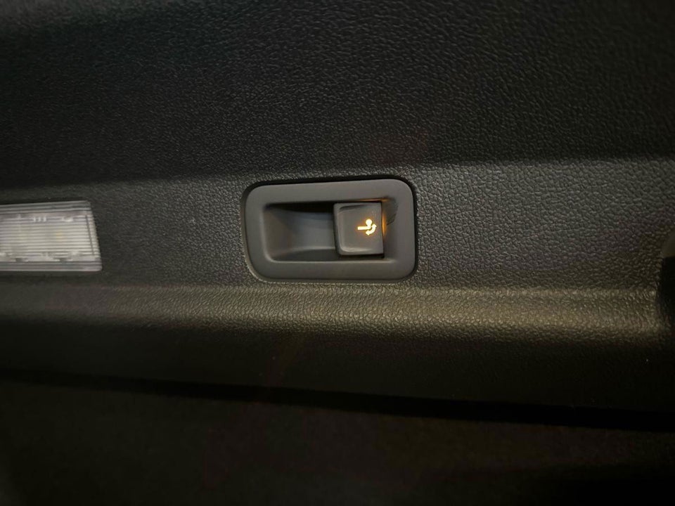 Ford Capri 82 Select Extended Range 5d