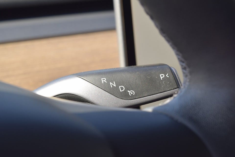 Tesla Model Y RWD 5d