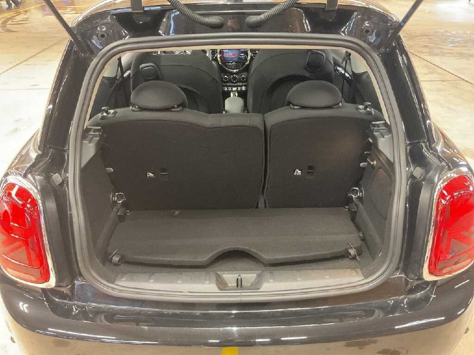 MINI Cooper SE Essential 3d