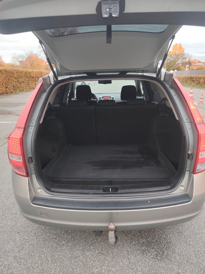 Kia Ceed 1,6 CVVT Active Fashion SW aut. 5d