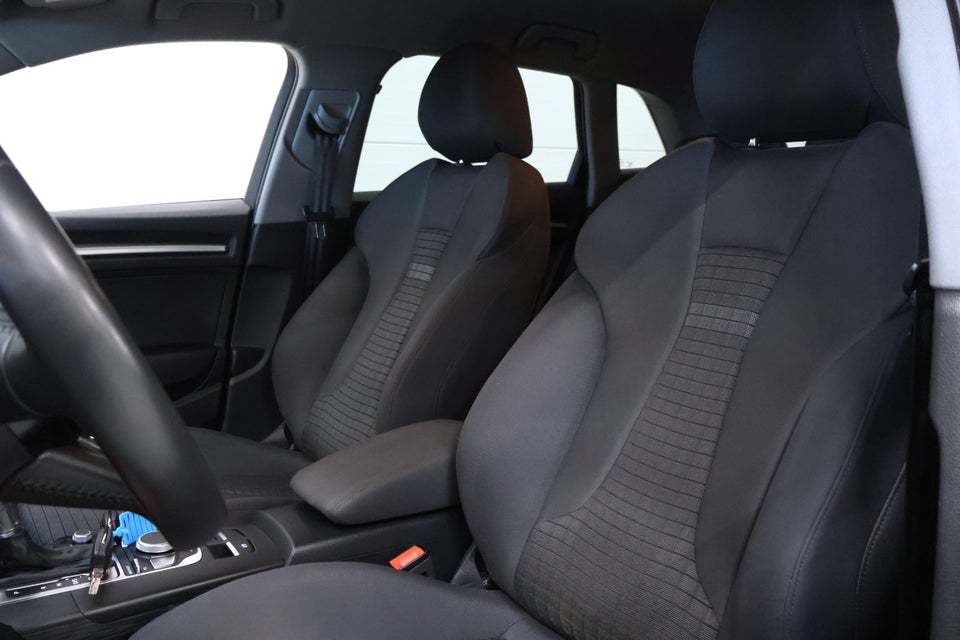 Audi A3 35 TFSi Sport Limited Sportback S-tr. 5d