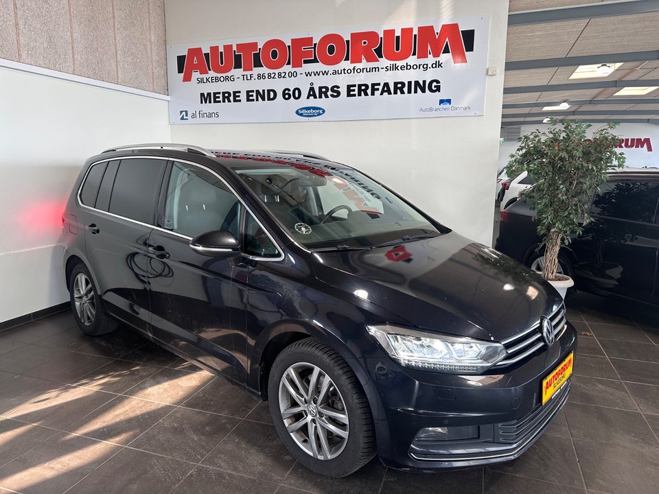 VW Touran 2,0 TDi 150 Highline Family DSG Van 5d