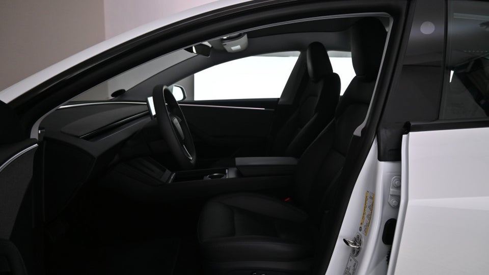 Tesla Model 3 RWD 4d