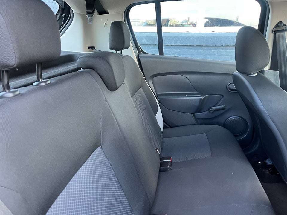 Dacia Sandero 1,2 16V Ambiance 5d