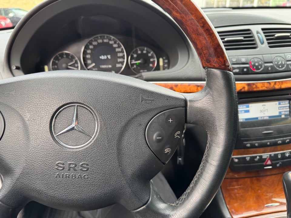 Mercedes E240 2,6 Elegance aut. 4d