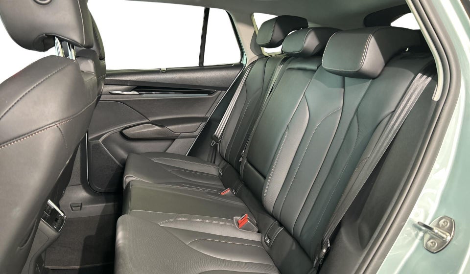 Skoda Enyaq 80 iV Suite 5d