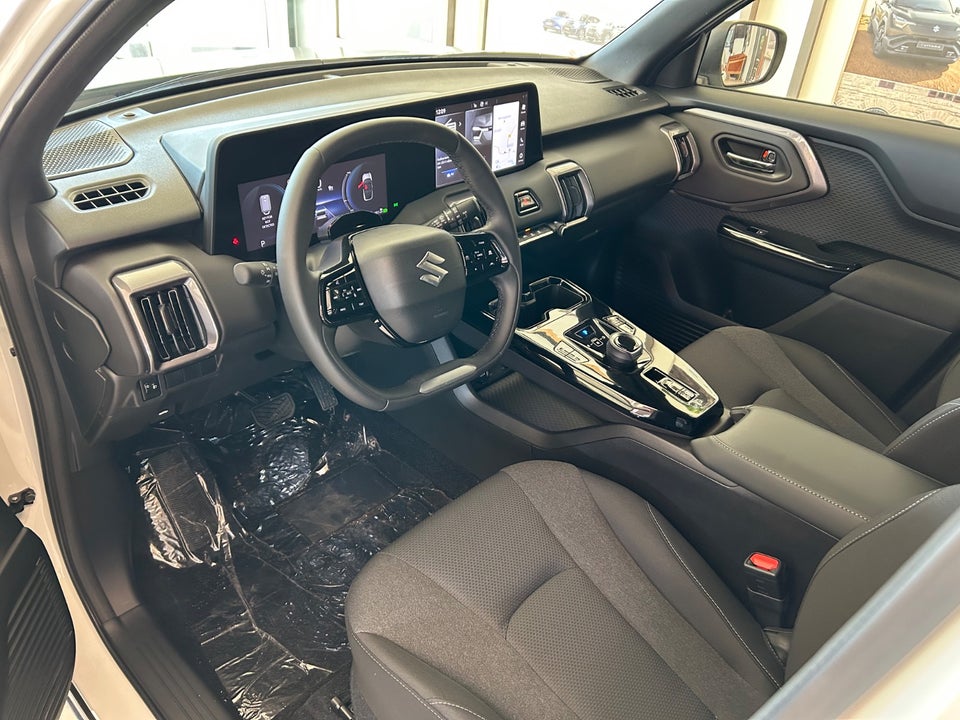 Suzuki eVitara 61 Active 5d