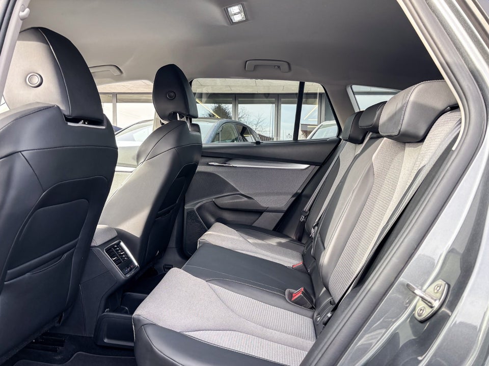 Skoda Enyaq 60 iV Loft 5d