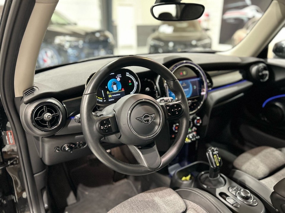 MINI Cooper SE Classic Trim 3d