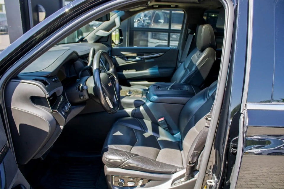 Cadillac Escalade 6,2 V8 ESV Platinum aut. 7prs 5d