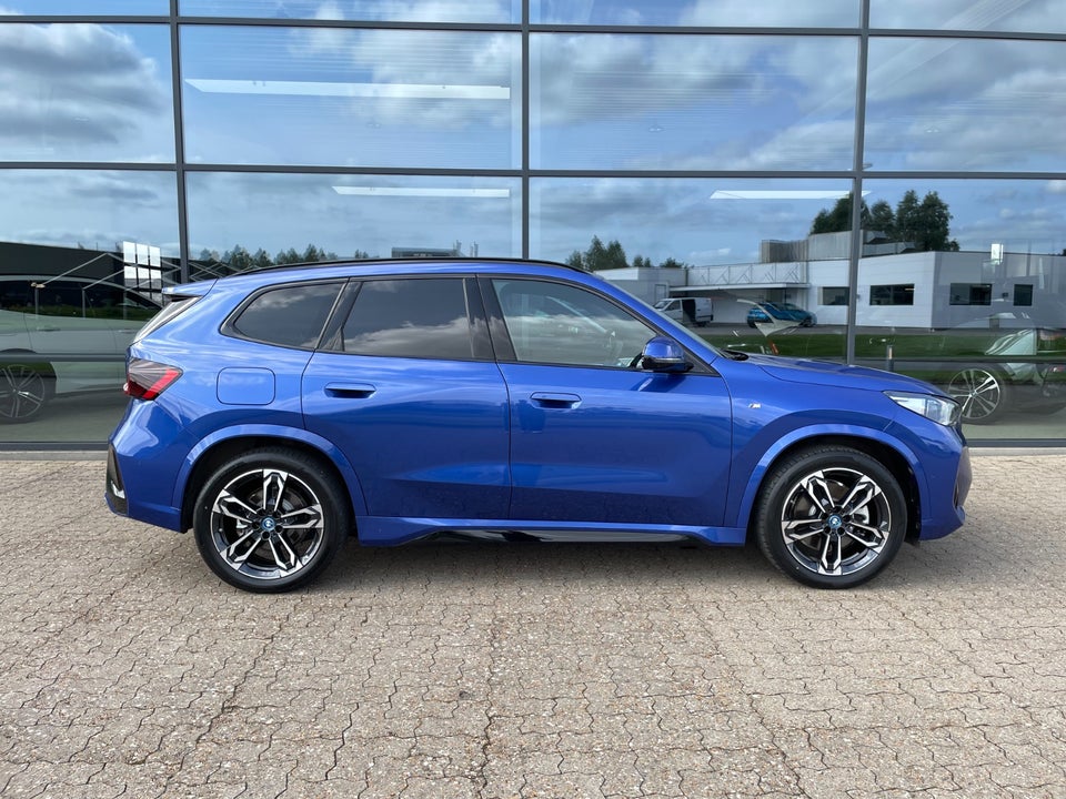 BMW iX1 xDrive30 M-Sport 5d