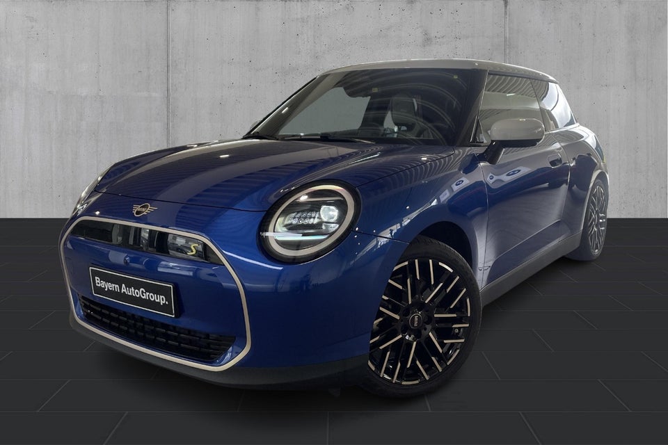 MINI Cooper SE Favoured Trim XL 3d