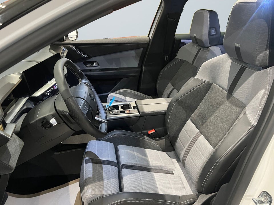 Opel Grandland-e 73 GS Sky 5d