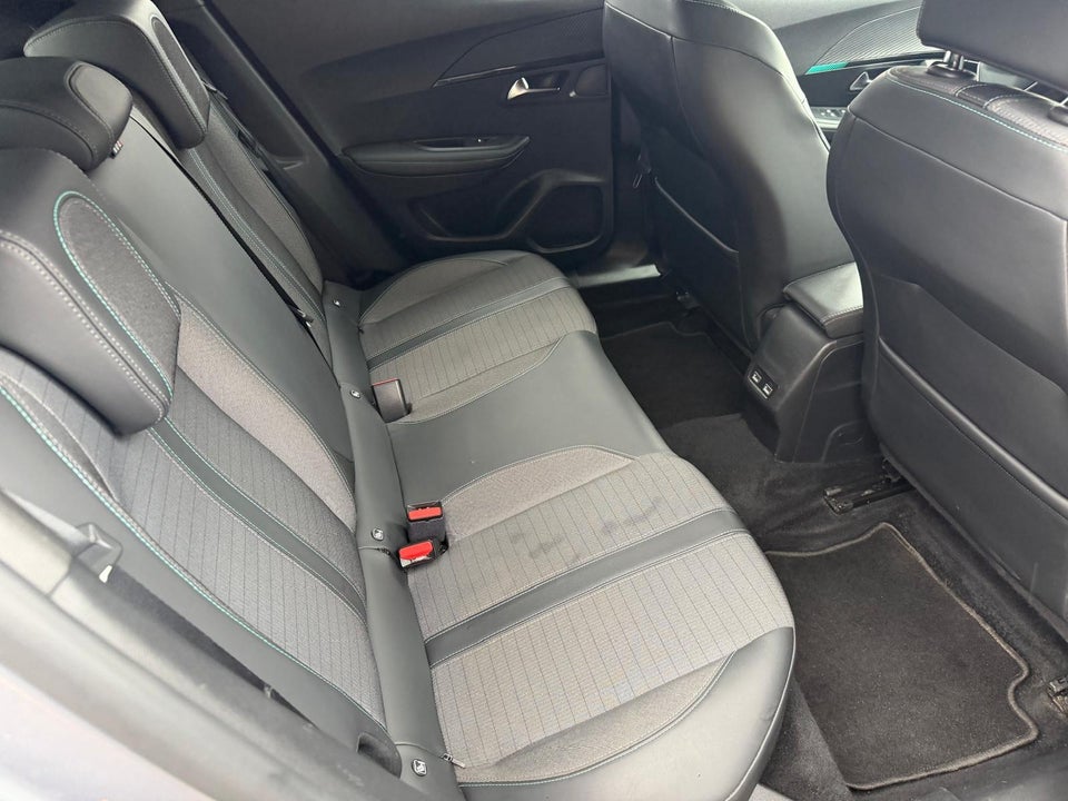 Peugeot e-2008 50 Allure 5d