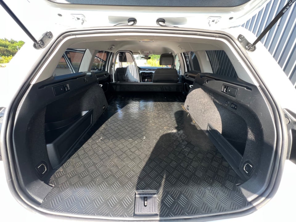 VW Passat 2,0 TDi 150 Business High Variant DSG Van 5d