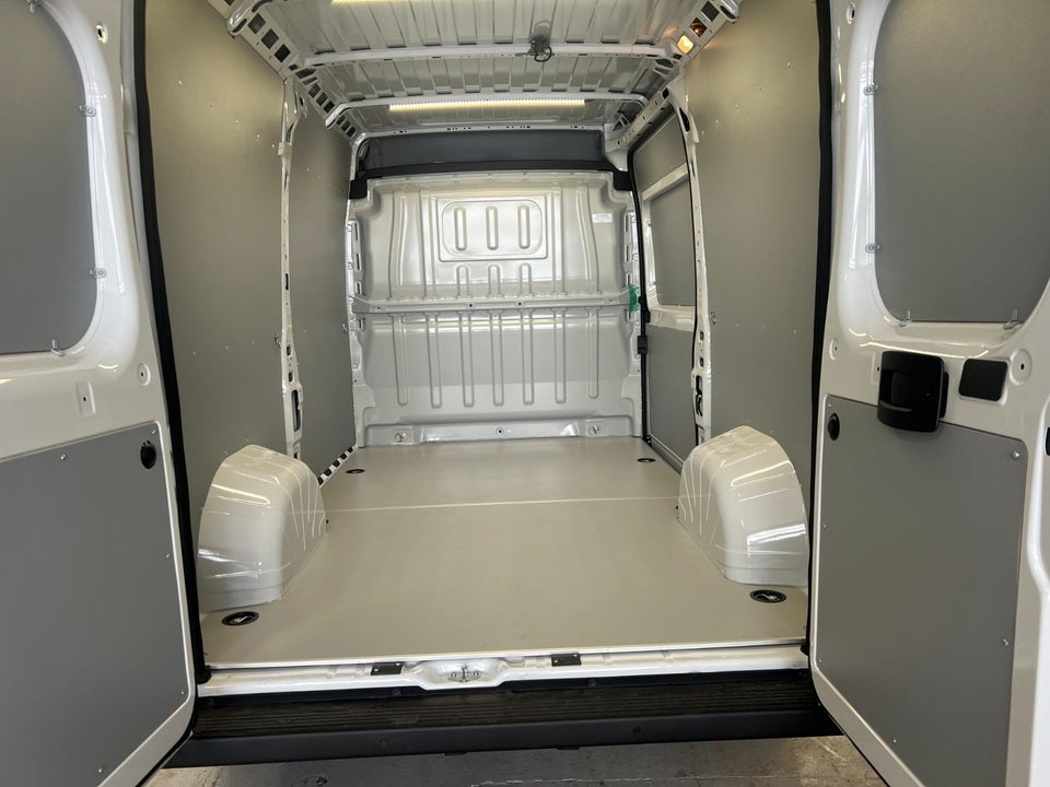 Fiat Ducato 35 Maxi 2,2 MJT 180 Kassevogn L2H2 Pro aut.