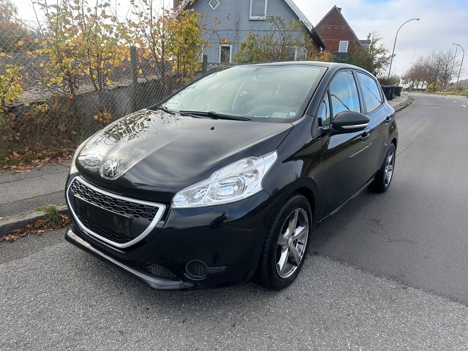 Peugeot 208 1,0 VTi Active 5d