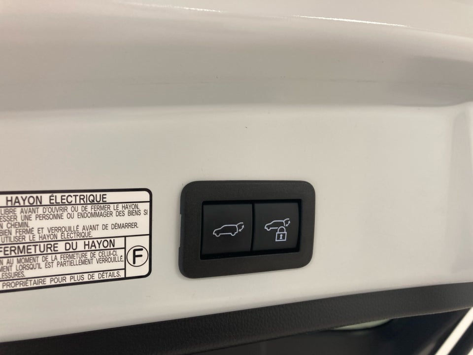 Toyota Corolla Cross 2,0 Hybrid Style Comfort CVT Van 5d