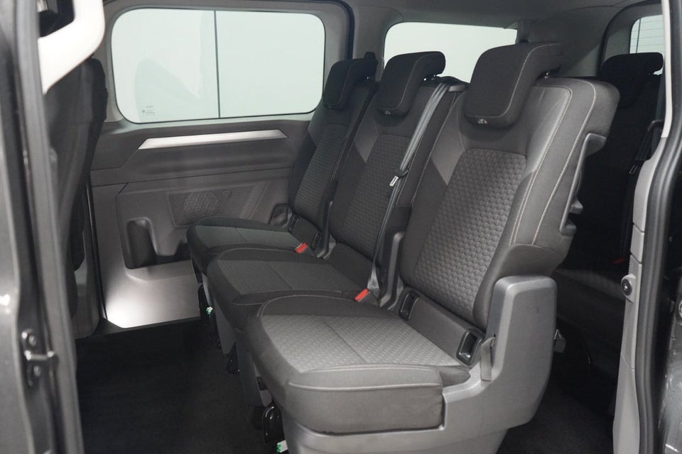 VW e-Caravelle 64 Life SWB