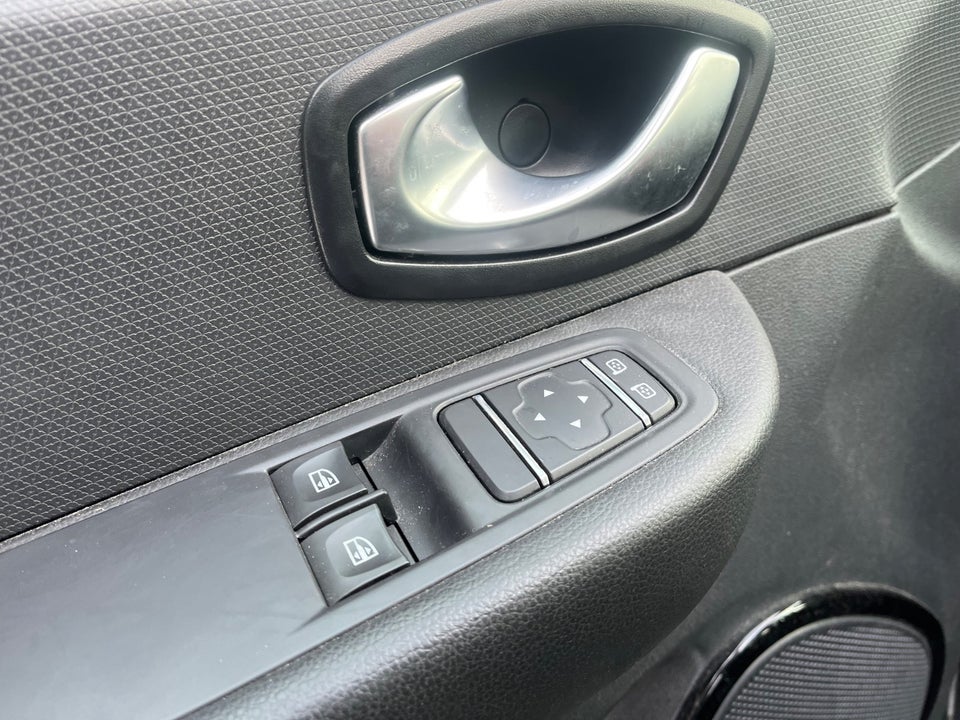 Renault Clio IV 0,9 TCe 90 Expression Sport Tourer 5d