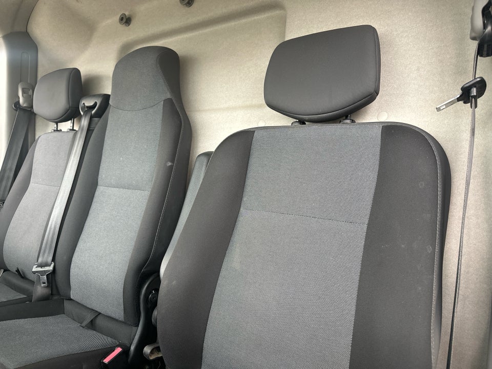 Renault Master III T35 2,3 dCi 170 L2H2 Kassevogn