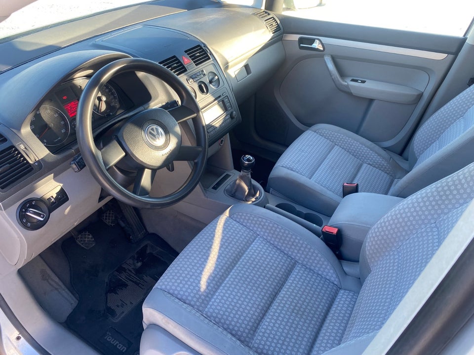 VW Touran 1,6 FSi 5d