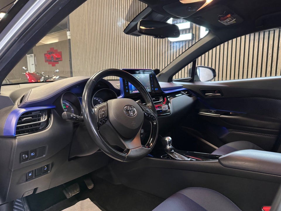 Toyota C-HR 1,8 Hybrid C-ULT CVT 5d