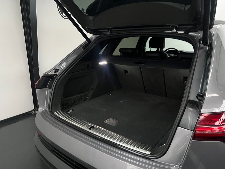 Audi e-tron 55 S-line quattro 5d