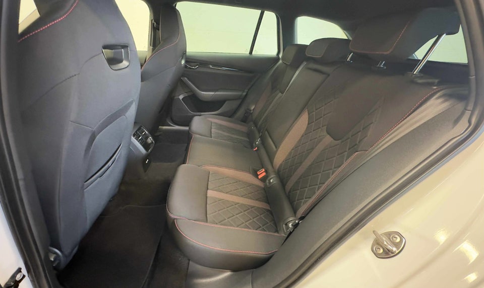 Skoda Octavia 1,4 TSi iV RS Combi DSG 5d