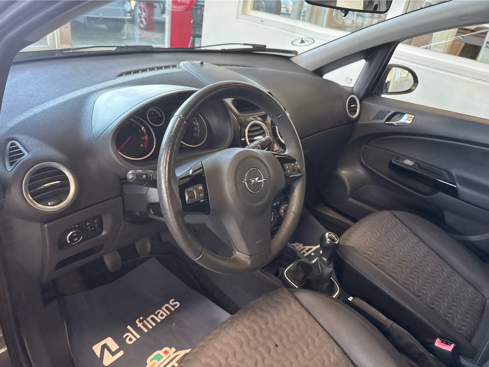 Opel Corsa 1,4 16V Cosmo 5d