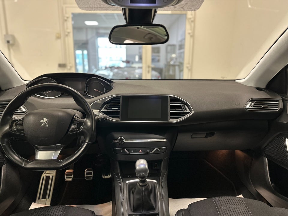 Peugeot 308 1,2 e-THP 130 Allure 5d