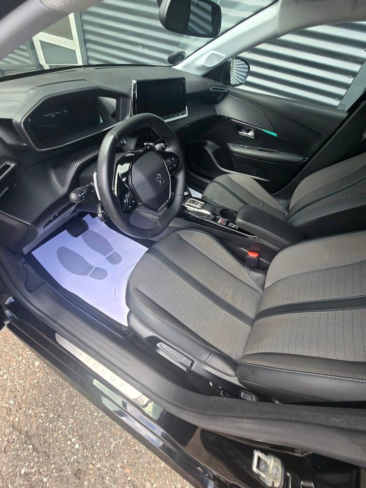 Peugeot 208 1,2 PureTech 100 Allure Pack EAT8 5d