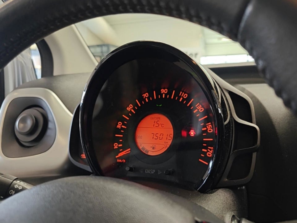 Toyota Aygo 1,0 VVT-i x-play 5d