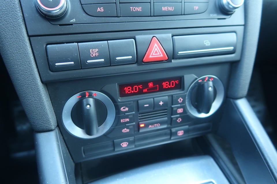 Audi A3 2,0 TDi 140 Ambiente Sportback 5d