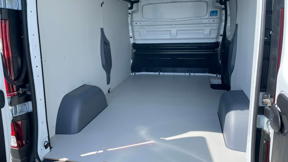 Renault Trafic 2,0 dCi 130 L2H1 Tekno