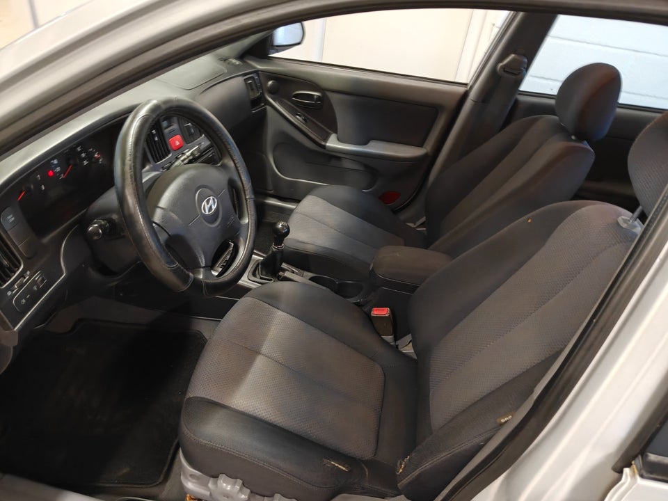Hyundai Elantra 2,0 GLS Air 5d