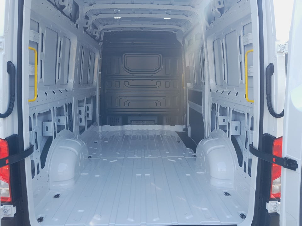 MAN TGE 2,0 3.180 Kassevogn L3H3 aut. FWD