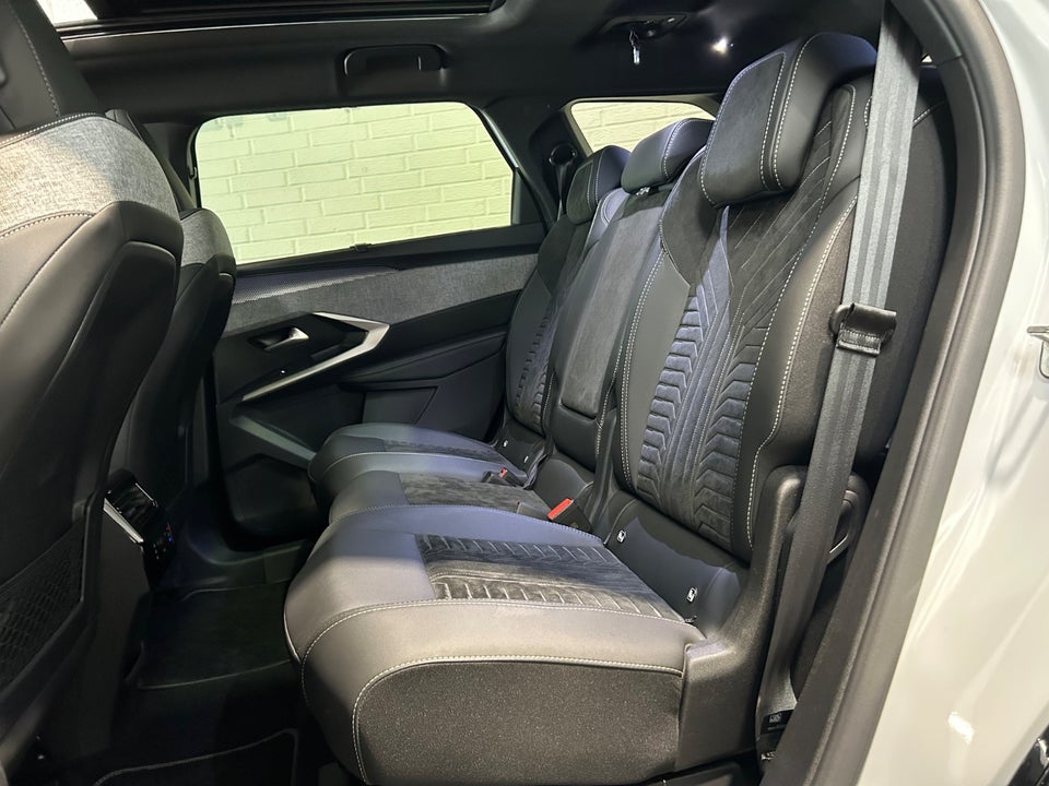 Peugeot e-5008 77 GT Pack AWD 7prs 5d