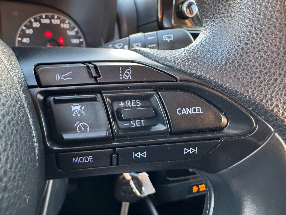 Toyota Yaris 1,5 Hybrid H1 e-CVT 5d