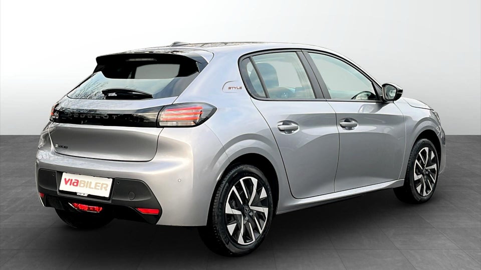 Peugeot e-208 50 Style 5d