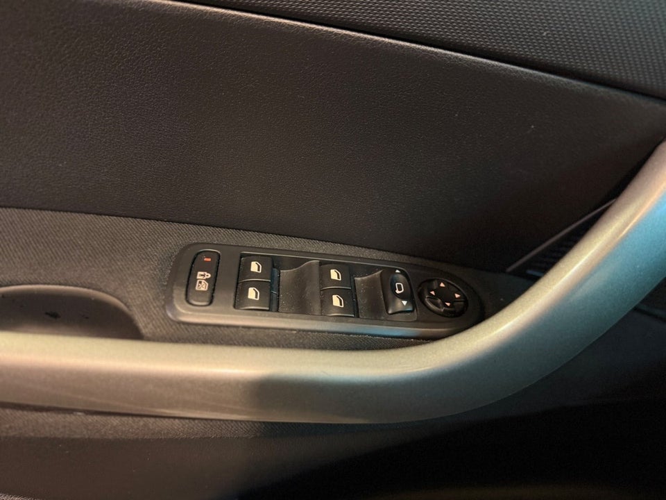 Peugeot 308 1,6 VTi 120 Access stc. 5d