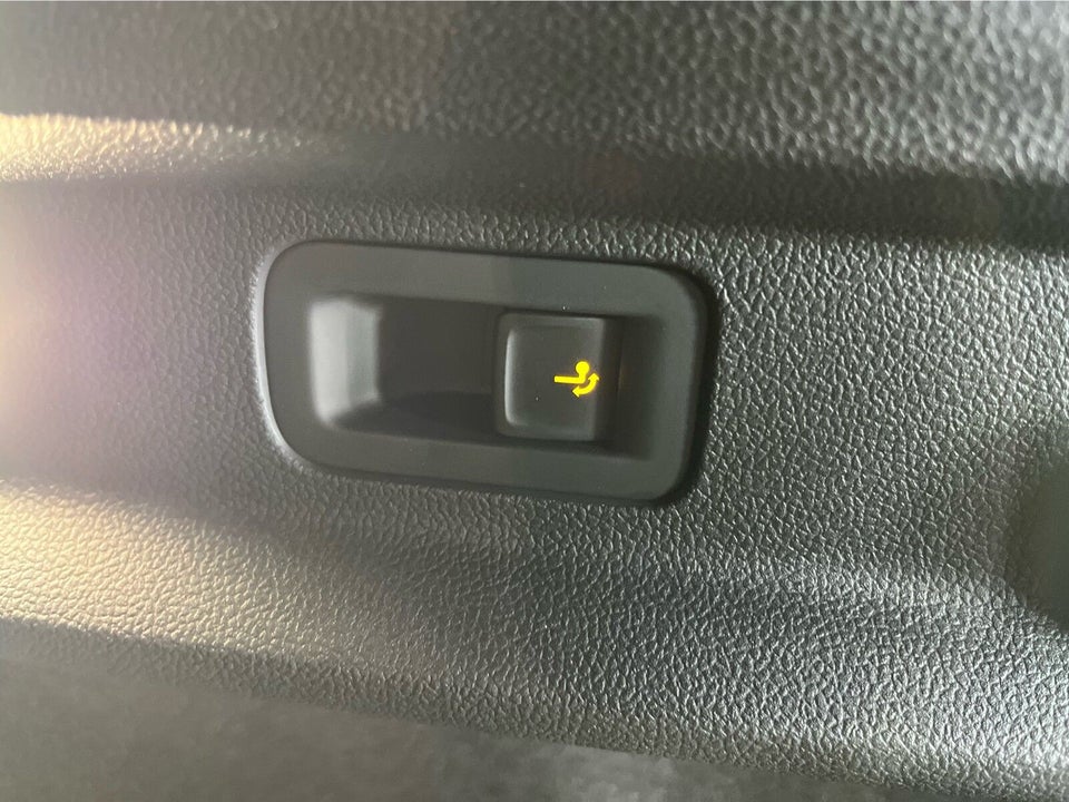 Ford Explorer 84 Premium Extended Range AWD 5d