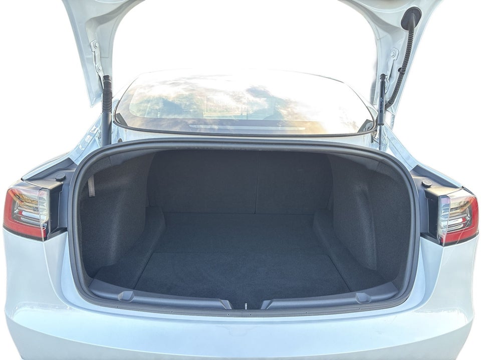 Tesla Model 3 RWD 4d