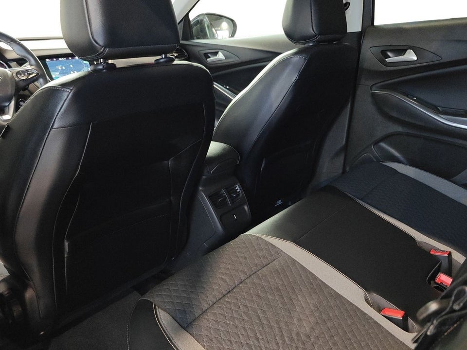 Opel Grandland X 1,6 Hybrid4 Ultimate aut. 5d