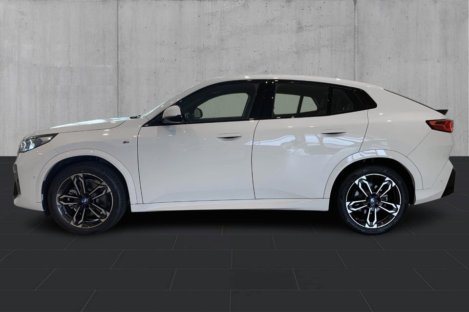 BMW iX2 xDrive30 M-Sport 5d