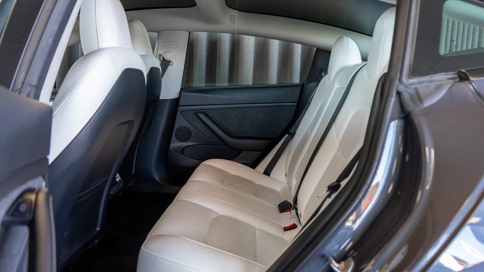 Tesla Model 3 Standard Range+ RWD 4d